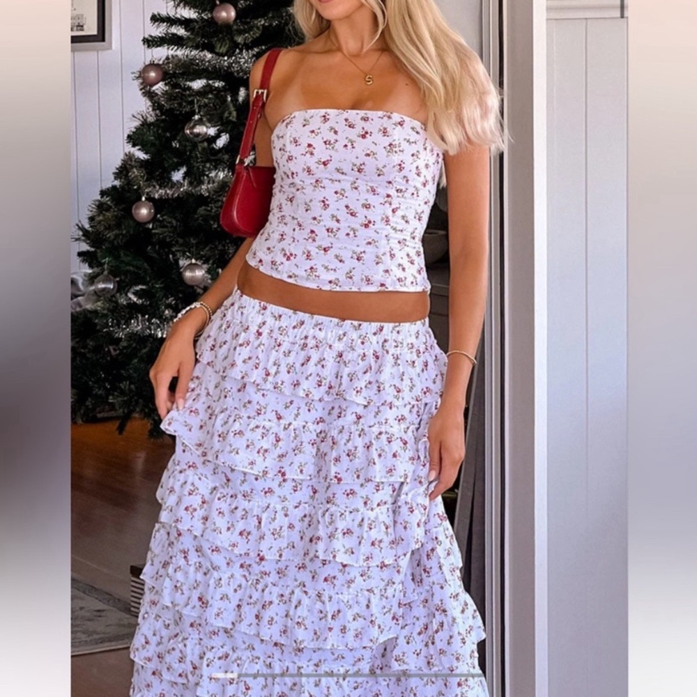 Beginning Boutique SET- Paisley white strapless floral top and ruffle maxi skirt - Picture 9 of 11